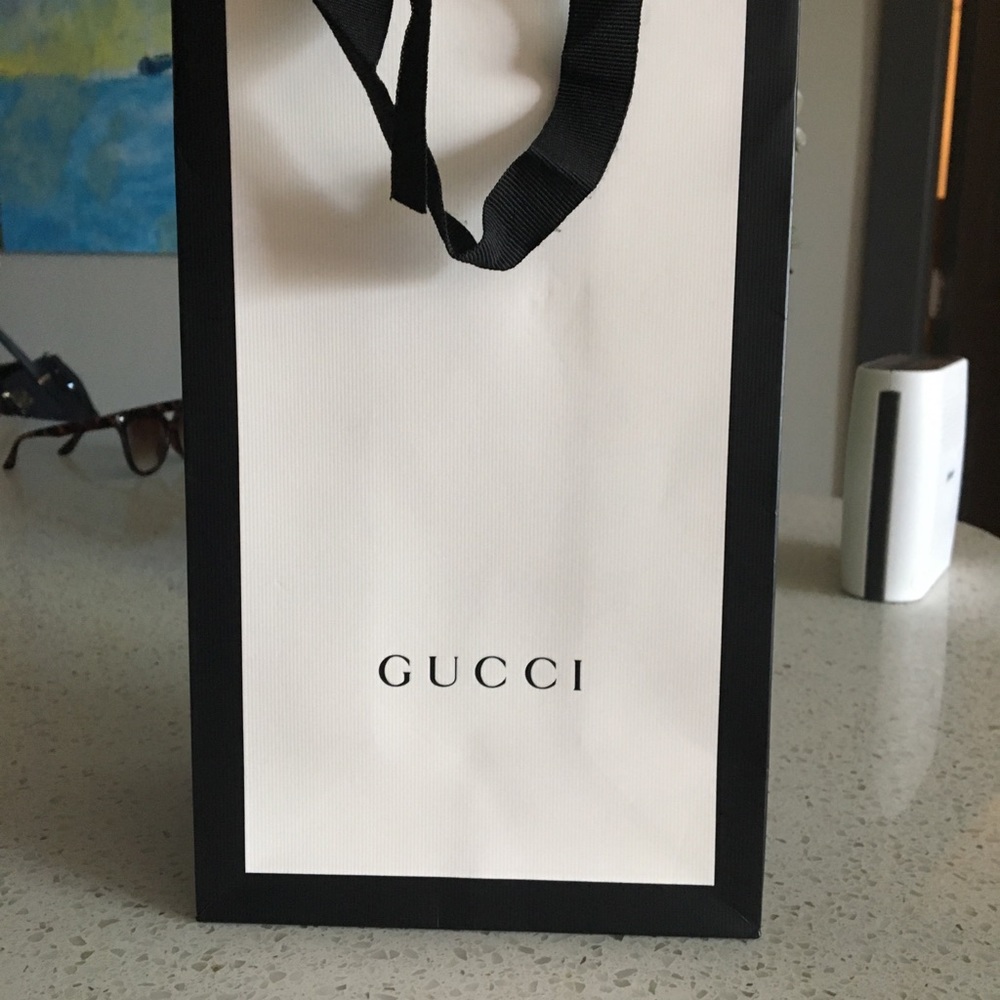 Gucci shopping bag